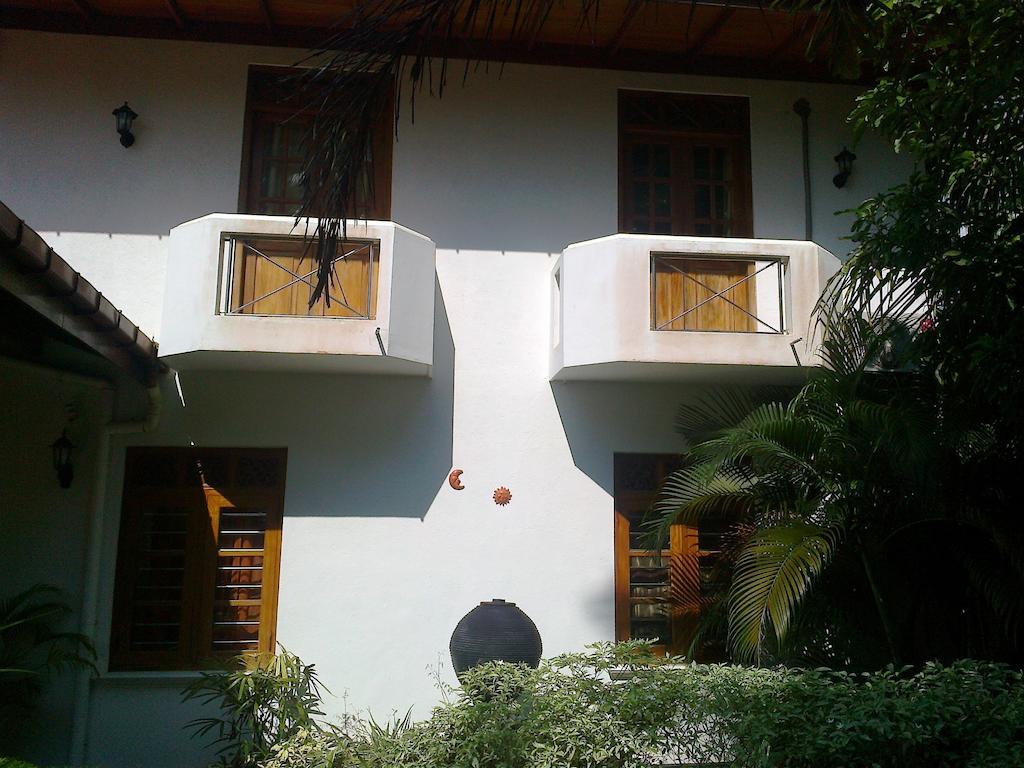 Rohan Villa Hikkaduwa Exterior photo